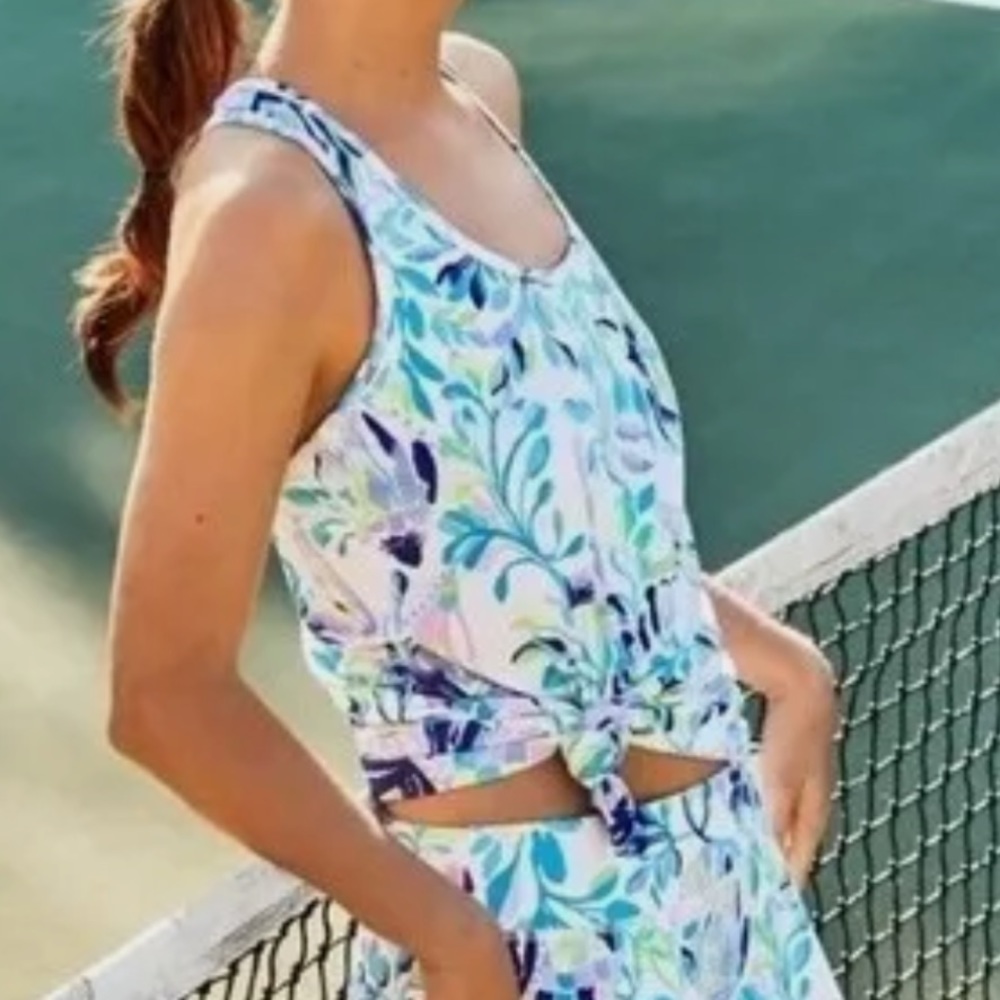 NWOT Lilly Pulitzer racer back loose fitting top Resort White Shell Beach